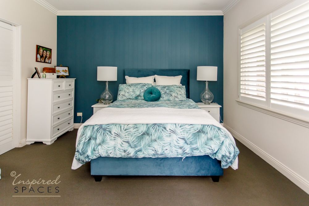 blue and white bedroom scheme