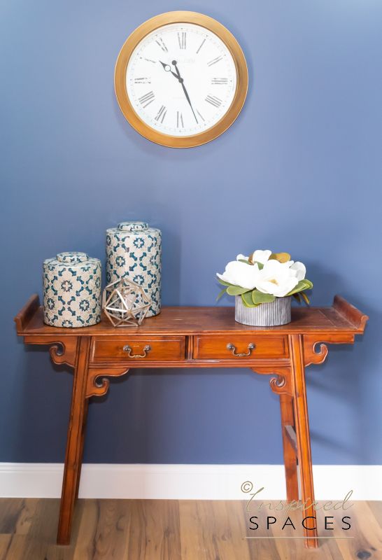 Entry hall table